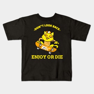 My cat loves skating Kids T-Shirt